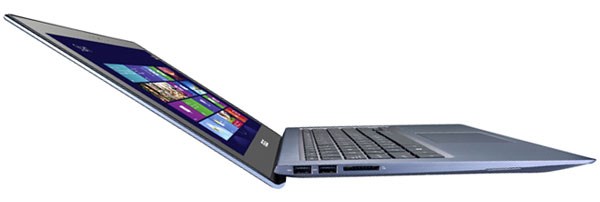 Phần loa được Asus dấu khá kỹ ở hai bên cạnh máy Asus Zenbook UX302LA SonicMaster, Bang & Olufsen