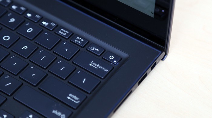 Laptop Asus Zenbook UX302LG 54204G50HSGW8T Màu Xanh Dương