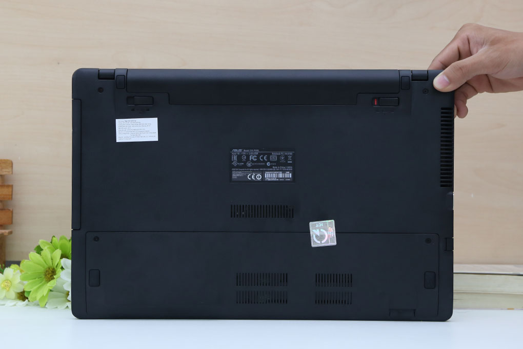 Laptop Asus P550LD 74504G50G Màu Đen