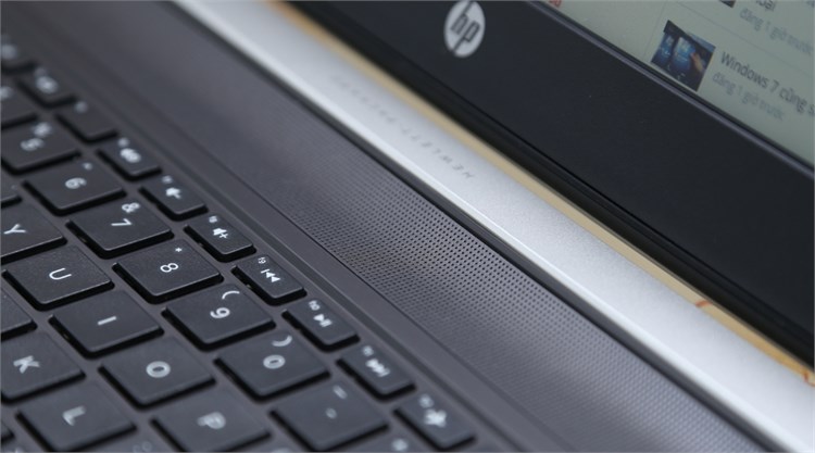 Laptop HP Pavilion 14 v022TU 34034G50W8