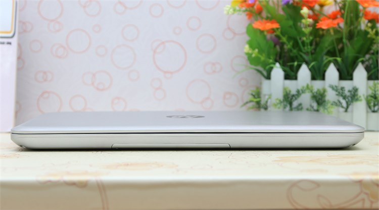 Laptop HP Pavilion 14 v022TU 34034G50W8