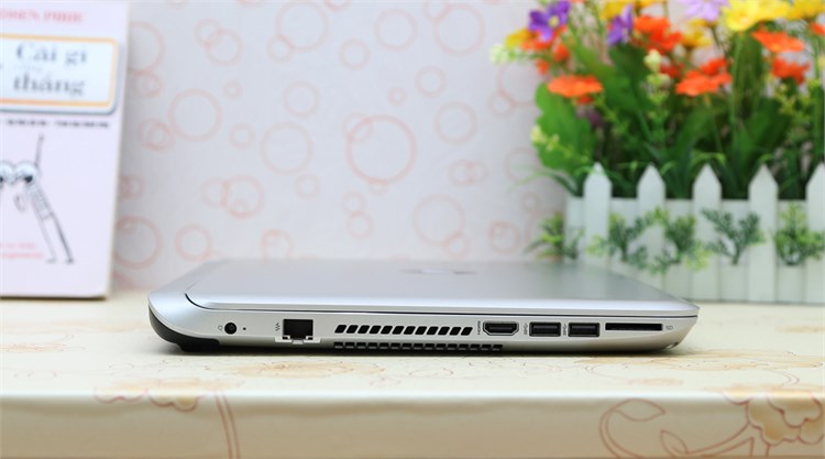 Laptop HP Pavilion 14 v022TU 34034G50W8