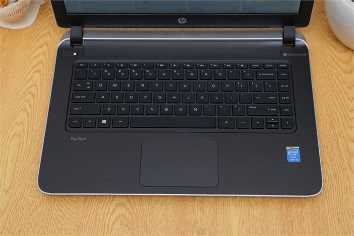 Laptop HP Pavilion 14 v022TU 34034G50W8