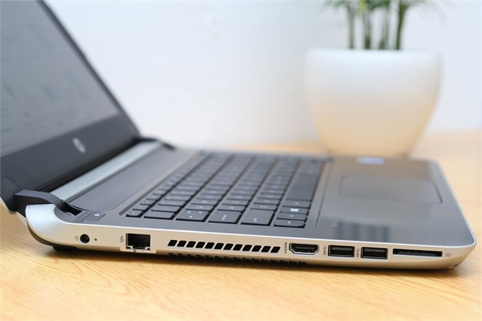 Laptop HP Pavilion 14 v022TU 34034G50W8