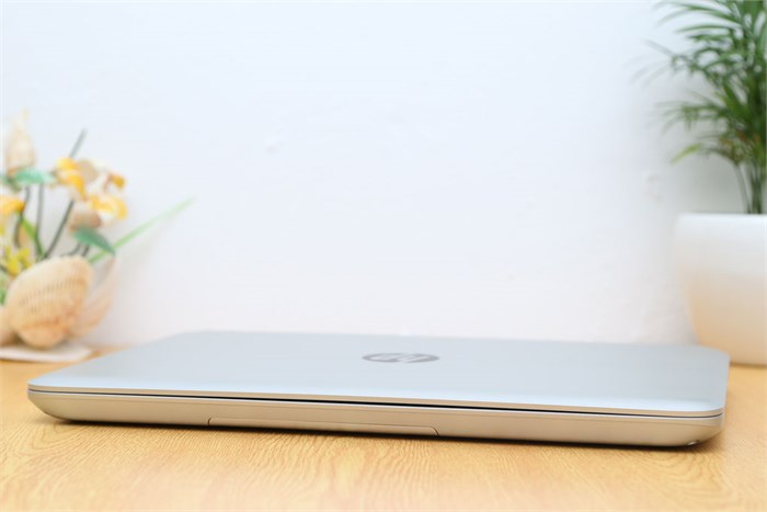 Laptop HP Pavilion 14 v022TU 34034G50W8