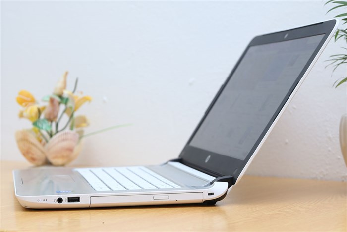 Laptop HP Pavilion 14 v023TU 34034G50W8