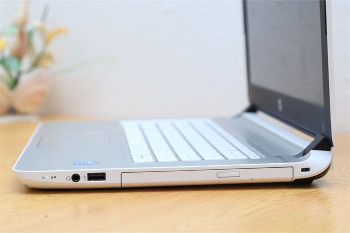 Laptop HP Pavilion 14 v023TU 34034G50W8