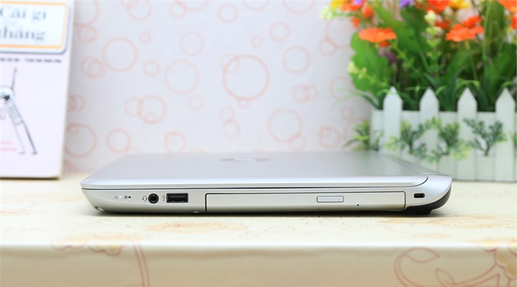 Laptop HP Pavilion 14 v024TU 54214G50W8