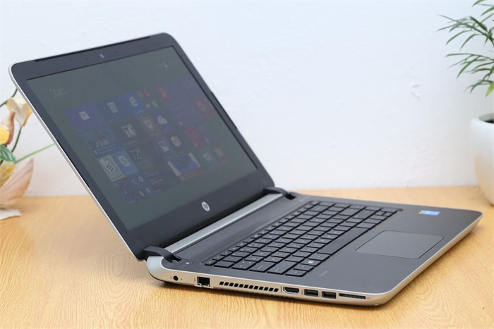 Laptop HP Pavilion 14 v024TU 54214G50W8