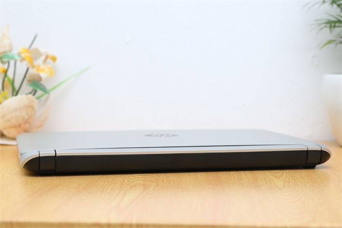 Laptop HP Pavilion 14 v024TU 54214G50W8