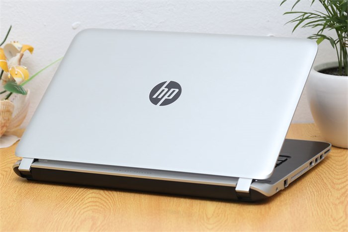 Laptop HP Pavilion 14 v024TU 54214G50W8