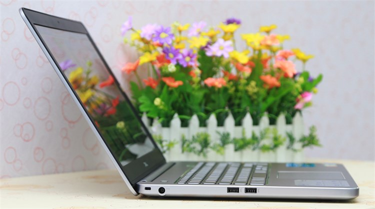 Laptop Dell Inspiron 7537 54216G50G