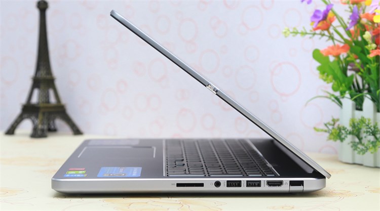 Laptop Dell Inspiron 7537 54216G50G