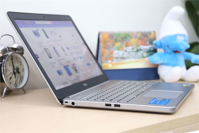 Laptop Dell Inspiron 7537 54216G50G Màu Bạc