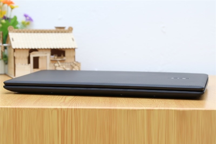 Laptop Acer Aspire ES1 511 Celeron N2930/2G/500G/Win8.1 Màu Đen