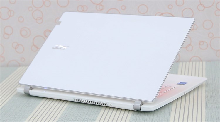 Laptop Acer Aspire V3 371 54214G50Dn Màu Trắng