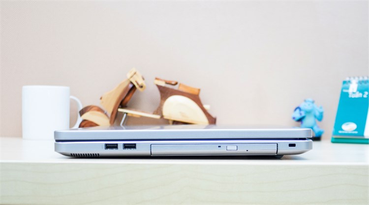 Laptop Dell Inspiron 7737 745116G1TGW8T Màu Bạc