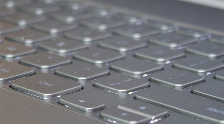 Laptop Dell Inspiron 7737 745116G1TGW8T Màu Bạc