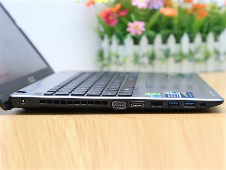 Laptop Asus X550LB 74504G75G Màu Đen - Xám