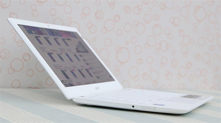 Laptop Acer Aspire V3 371 34034G50Dn Màu Trắng