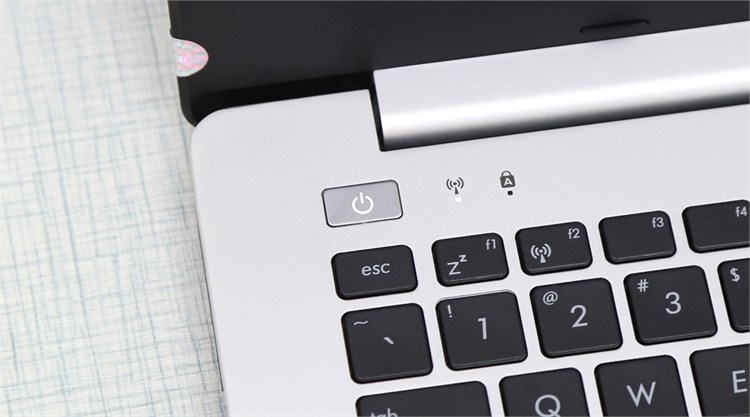 Laptop Asus K451LA 34014G50W8