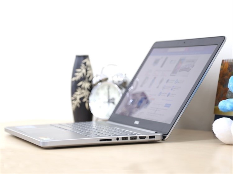 Laptop Dell Inspiron 7537 75418G1TGW8 Màu Bạc