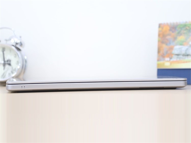 Laptop Dell Inspiron 7537 75418G1TGW8 Màu Bạc