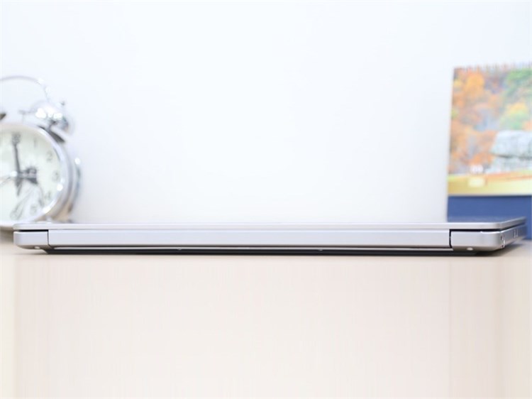 Laptop Dell Inspiron 7537 75418G1TGW8 Màu Bạc