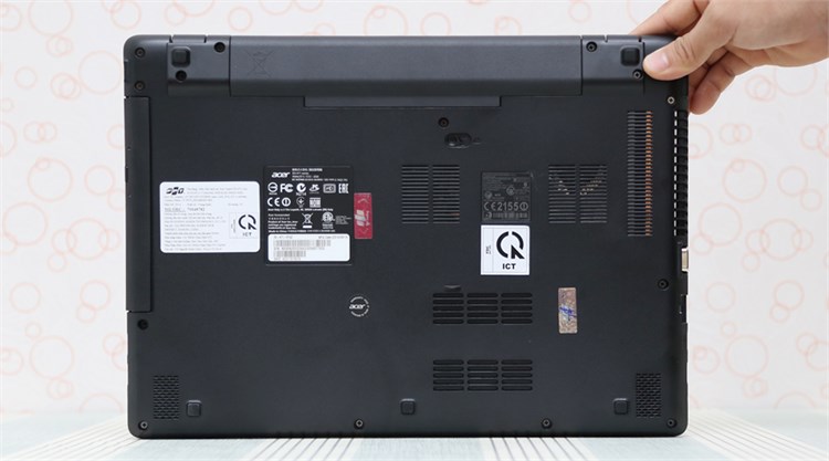 Laptop Acer Aspire E5 471 54214G50