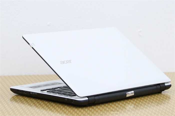 Laptop Acer Aspire E5 471 54214G50 Màu Trắng
