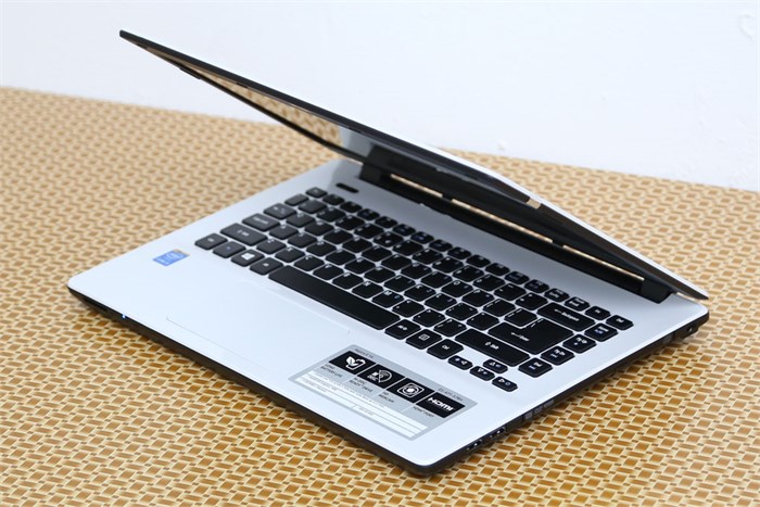 Laptop Acer Aspire E5 471 54214G50 Màu Trắng