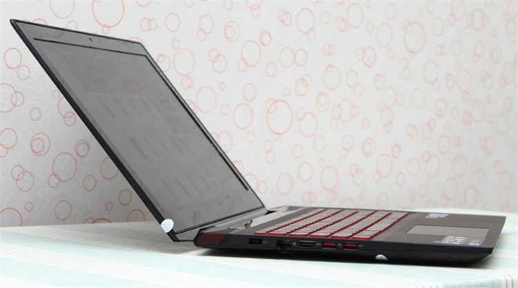 Laptop Lenovo Y5070 74718G1TGW8 Màu Đen