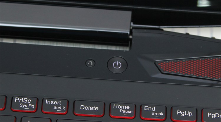 Laptop Lenovo Y5070 74718G1TGW8 Màu Đen