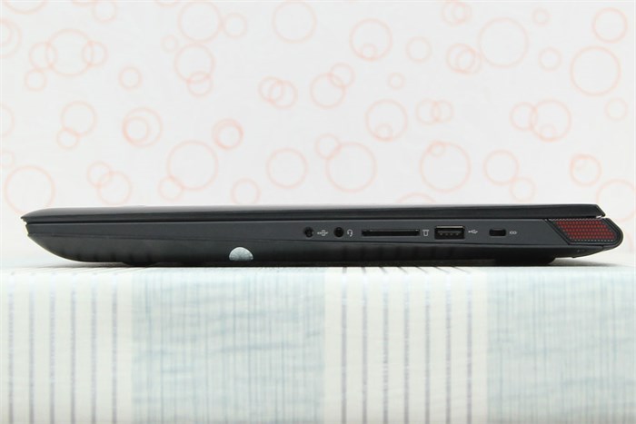 Laptop Lenovo Y5070 74718G1TGW8 Màu Đen