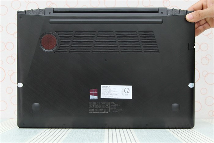 Laptop Lenovo Y5070 74718G1TGW8 Màu Đen