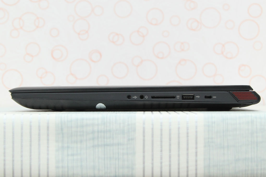 Laptop Lenovo Y5070 74718G1TGW8 Màu Đen