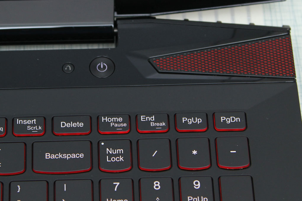 Laptop Lenovo Y5070 74718G1TGW8 Màu Đen