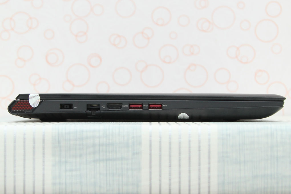 Laptop Lenovo Y5070 74718G1TGW8 Màu Đen