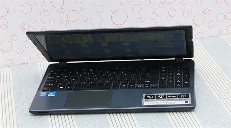 Laptop Acer Aspire E5 571 54214G50W8 Màu Xám
