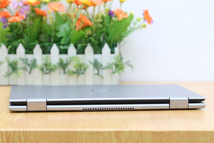 Laptop Dell Inspiron 3148 34014G50W8T Màu Bạc