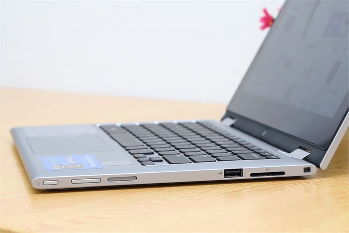 Laptop Dell Inspiron 3148 34014G50W8T Màu Bạc
