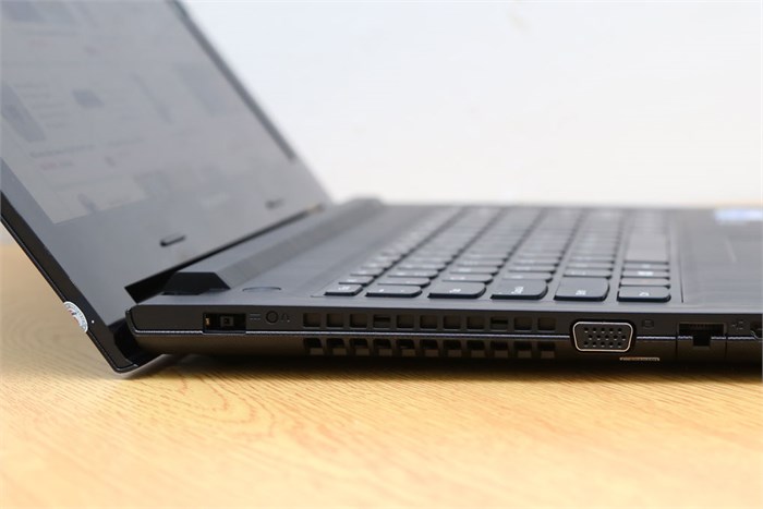 Laptop Lenovo G4030 35402G50W8 Màu Đen