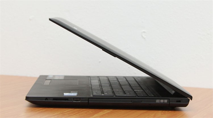 Laptop Lenovo G5070 i3 4005U/2GB/500GB/Win8.1 Màu Đen