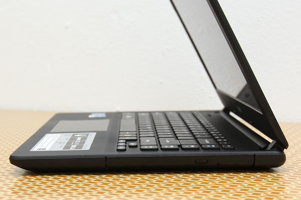 Laptop Acer Aspire ES1 411 N2940/4G/500G/Win8.1 Màu Đen