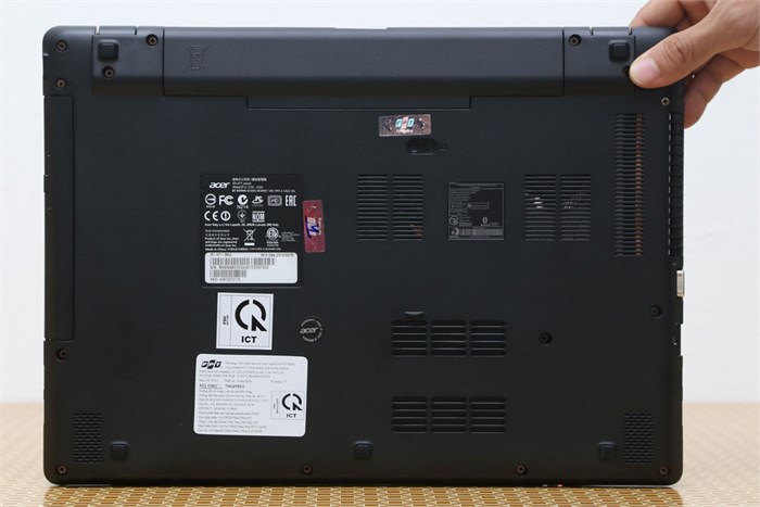 Laptop Acer Aspire E5 471 i3 4005U/4G/500G/Win8.1/Không DVD Màu Trắng