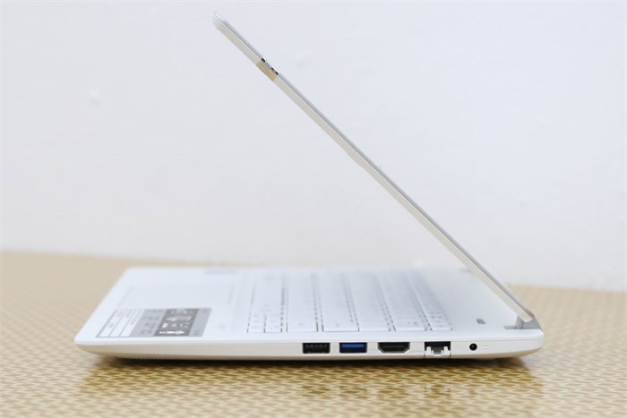 Laptop Acer Aspire V3 371 i5 4210U/4G/500G/Win8.1 Màu Trắng