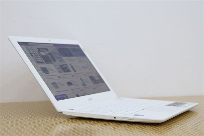 Laptop Acer Aspire V3 371 i5 4210U/4G/500G/Win8.1 Màu Trắng