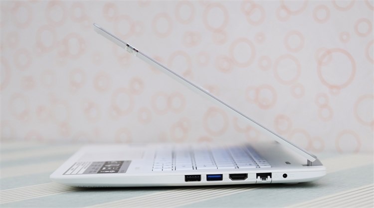 Laptop Acer Aspire V3 371 i5 4210U/4G/500G/Win8.1 Màu Trắng