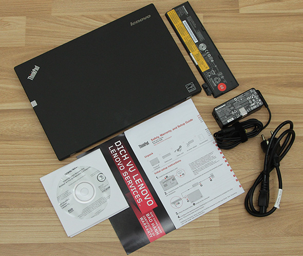 Bộ sản phẩm gồm: Pin, Dây nguồn, Sách hướng dẫn, Đĩa recovery, Adapter sạc