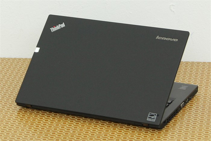 Laptop Lenovo ThinkPad X240 i5 4210U/4G/500G/Win8.1 Màu Đen